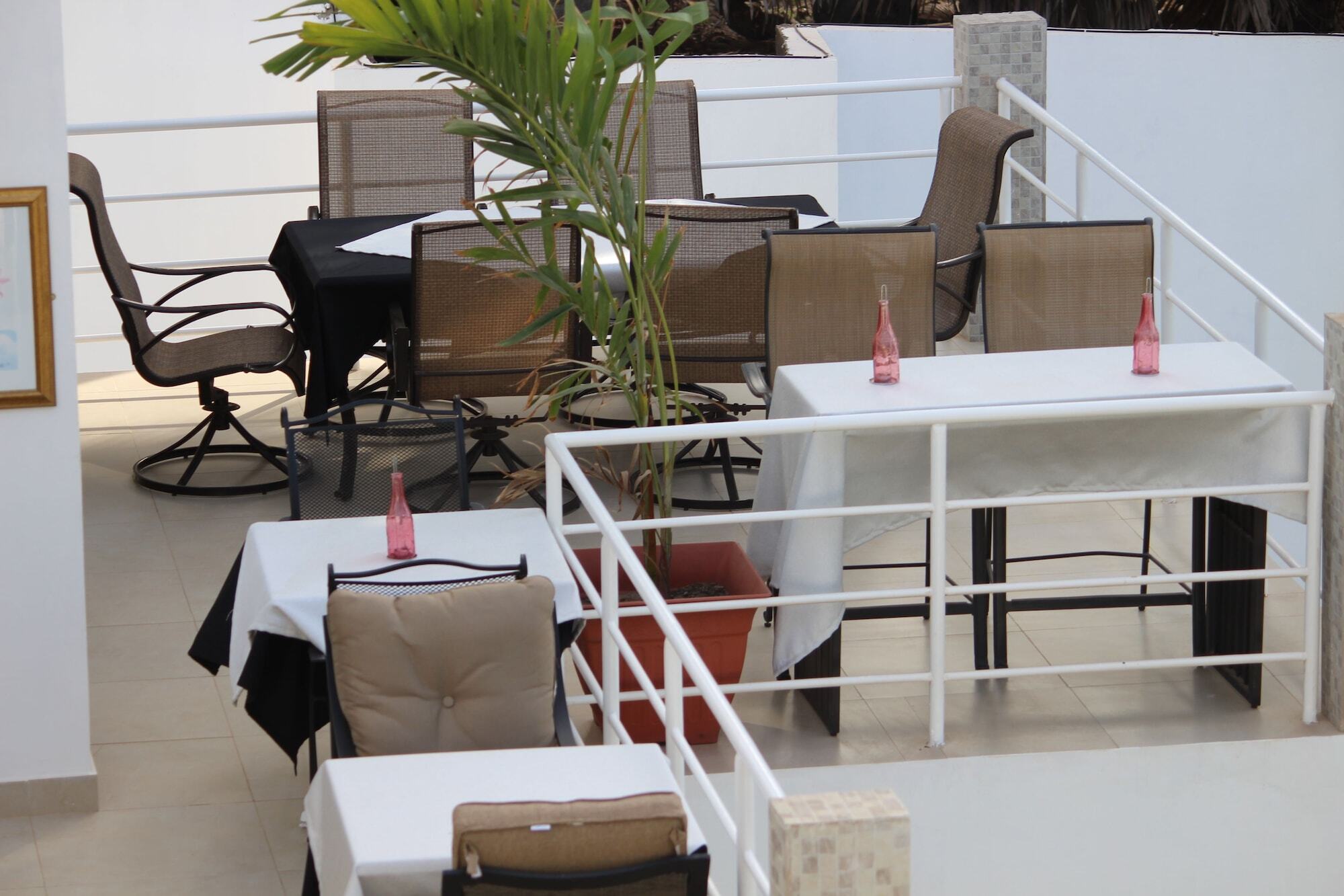 Swiss Boutique Hotel (Adults Only) Serrekunda Exterior photo